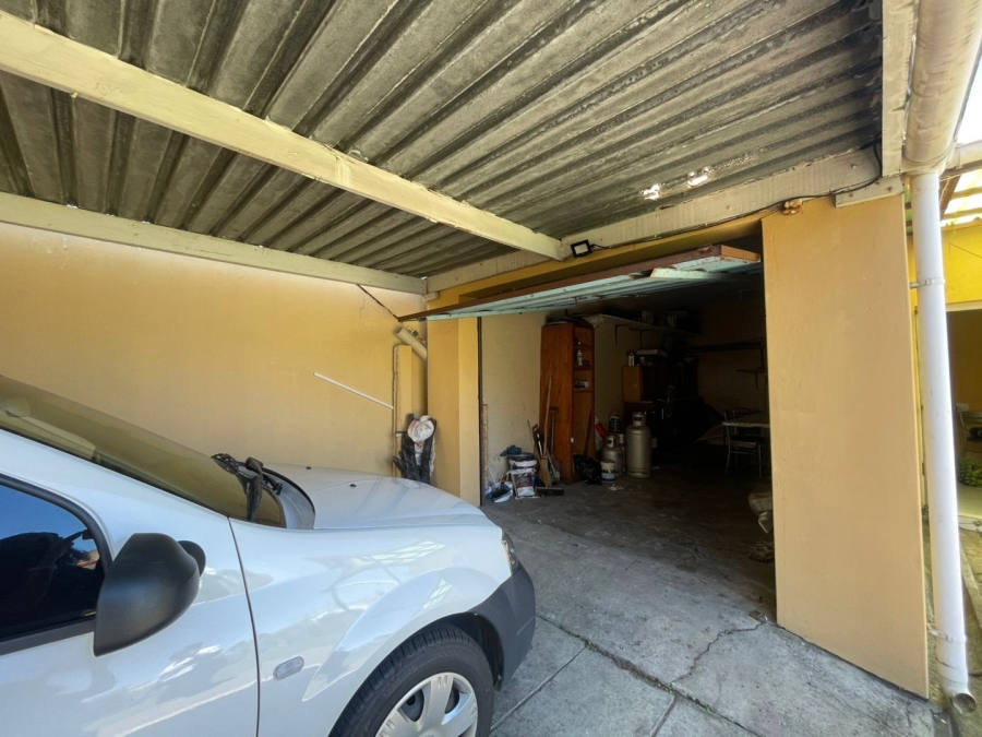 5 Bedroom Property for Sale in Baysville Eastern Cape